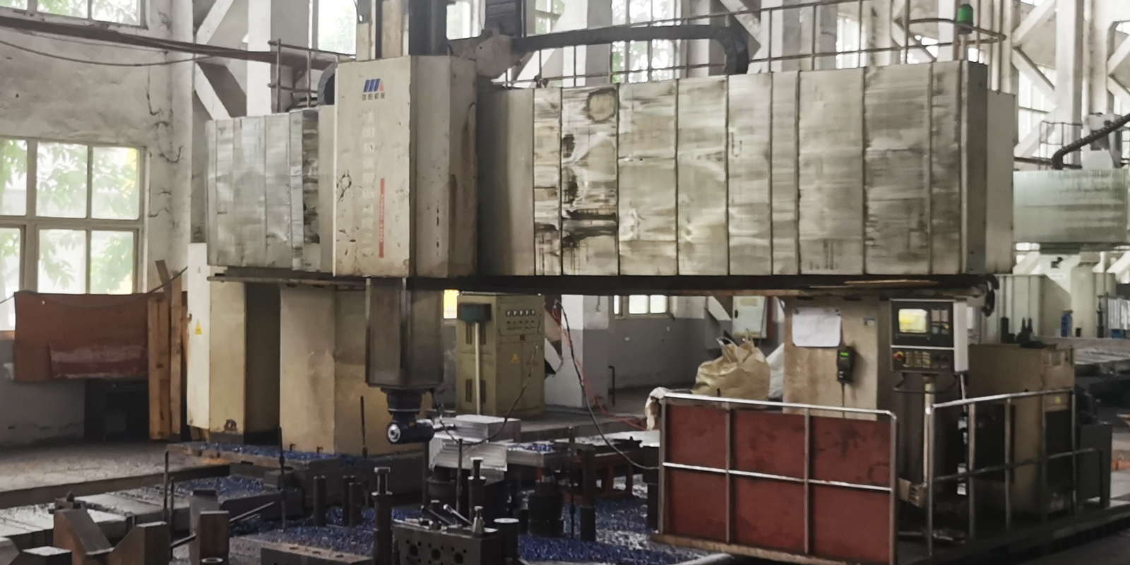 Продольно-фрезерный станок